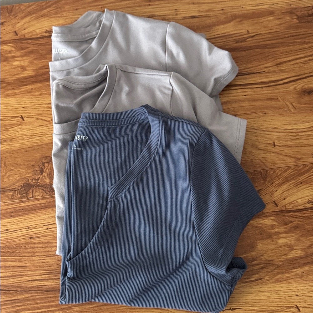 3 Hollister SeamlessFabric Baby Tees L/LL